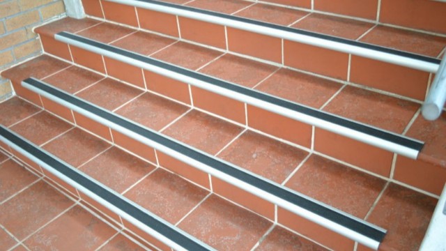 防滑警示膠帶價格？質量好才是真的好【昆山玉寰】