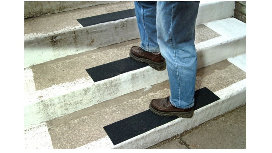 地面防滑要怎么設(shè)計？多年施工經(jīng)驗工人告訴你！