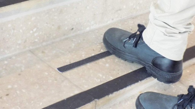 防滑膠帶的價格怎么樣？找對廠家才能用的好【昆山玉寰】