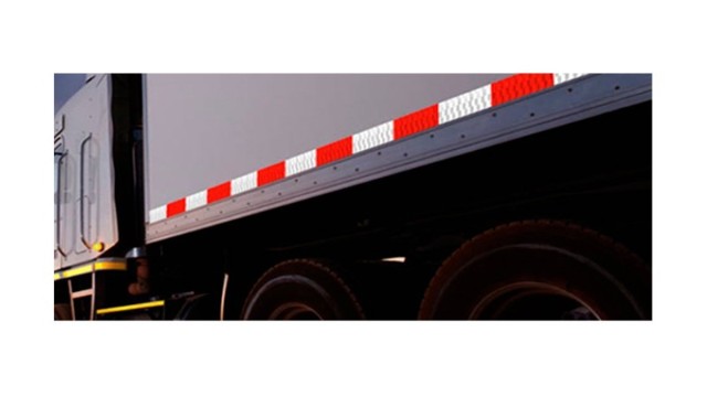 貨車車身反光貼怎么貼-廠家多年經(jīng)驗(yàn)來(lái)教你【昆山玉寰】