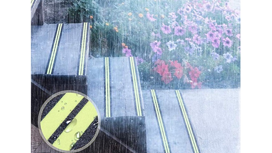 暴雪藍色預警繼續！雪天出行切勿滑倒摔傷【昆山玉寰】